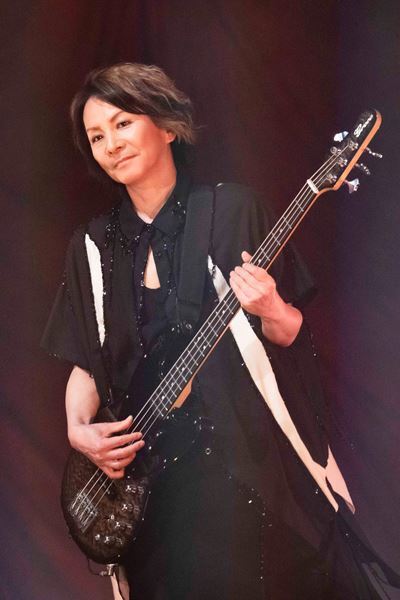 BUCK∞TICK、星野英彦還暦ライブでJがサプライズ出演　「あっちゃん、ヒデが還暦だってよ」胸を打つ一夜【オフィシャルレポート】