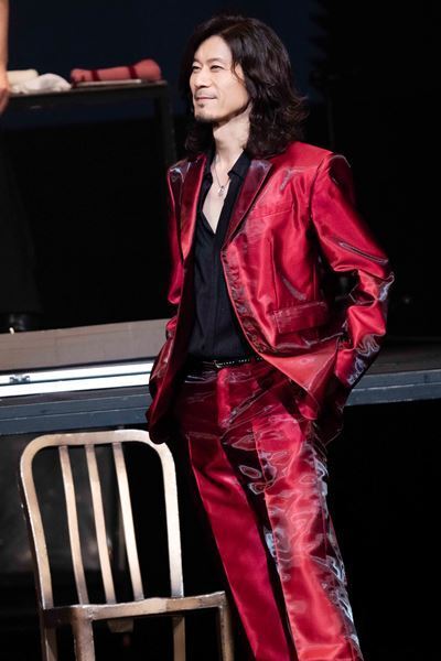 BUCK∞TICK、星野英彦還暦ライブでJがサプライズ出演　「あっちゃん、ヒデが還暦だってよ」胸を打つ一夜【オフィシャルレポート】