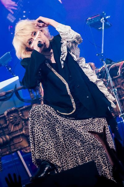 BUCK∞TICK、星野英彦還暦ライブでJがサプライズ出演　「あっちゃん、ヒデが還暦だってよ」胸を打つ一夜【オフィシャルレポート】