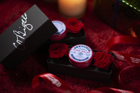 ローズの香りを優雅にまとうXmasコフレ　数量限定発売