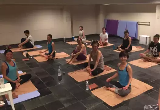 コールドプレスジュースとヨガのコラボワークショップ開催
