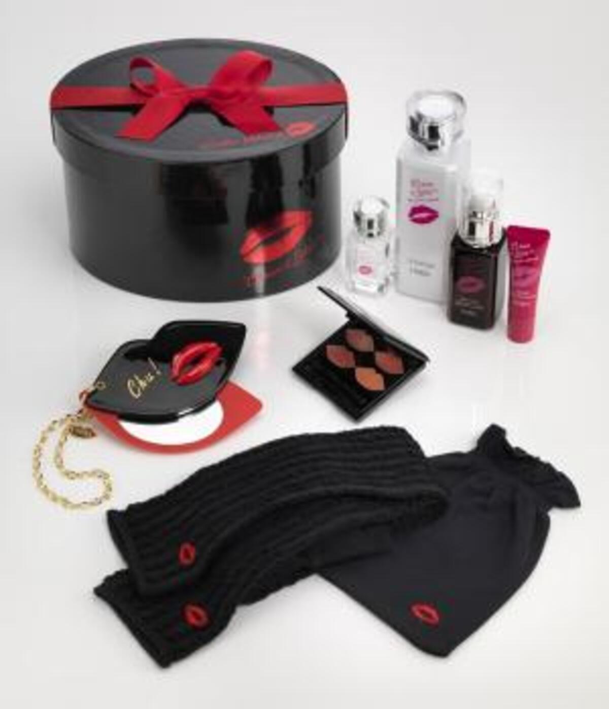 萬田久子さんはハーバー愛用25周年 記念コスメセット 萬田セレクション が登場 ウーマンエキサイト