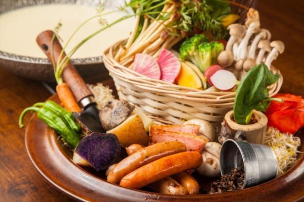 鍋シーズン到来！今年のトレンド鍋「カラフルビューティー鍋」2種登場