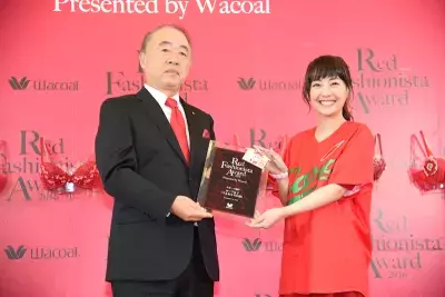カープ女子にIMALUが受賞！ワコールが赤の下着で女性を元気にする「Red Fashionista Award2016」を開催