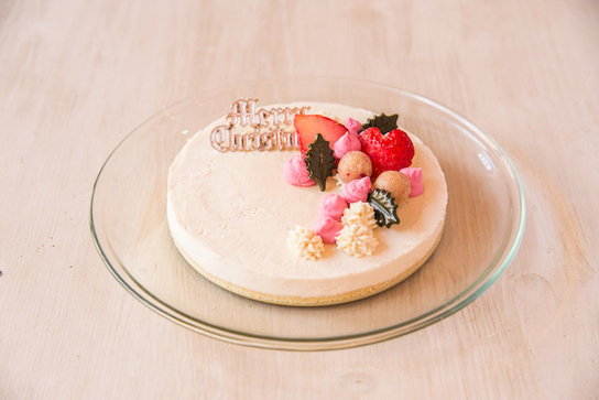 今年はヴィーガングルテンフリークリスマスケーキで、罪悪感ゼロ！