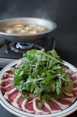 鴨ネギ鍋ならぬ、鴨パクチー鍋でヘルシーキレイに！