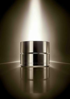 SUQQUから美しいハリ肌へ導くエイジングケアクリームが登場