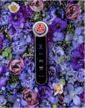 ヤーマンから美しいデザインのホリデーキットが登場