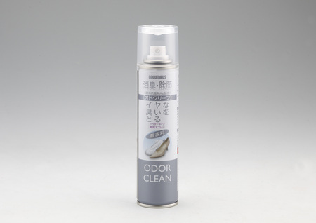 足が蒸れるこれからの季節に！欲しかった「無香料」タイプの靴消臭スプレー！