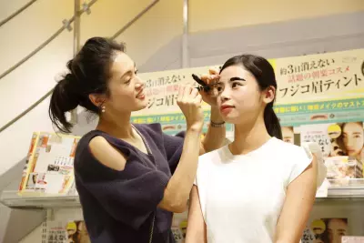 3秒に1本売れた2016年の大ヒットコスメ！「フジコ眉ティント」でナチュラル眉を作るメイクレッスン会開催
