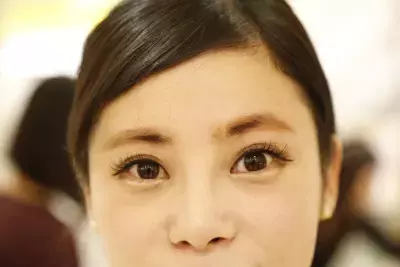 3秒に1本売れた2016年の大ヒットコスメ！「フジコ眉ティント」でナチュラル眉を作るメイクレッスン会開催