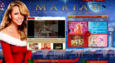 双子出産後とは思えない！マライアのミニスカサンタが復活！