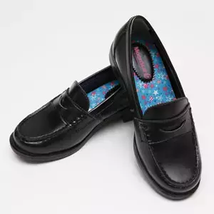 【鈴木奈々さん監修】毎日履けるダイエットシューズ発売