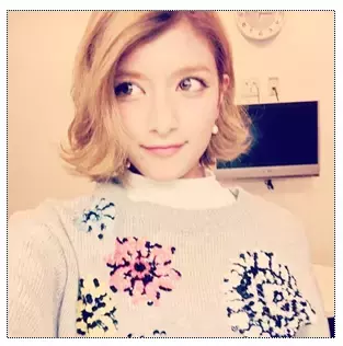 綾瀬はるか、蒼井優に続いてローラもイメチェン