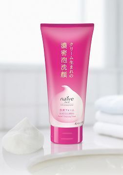 クラシエ「ナイーブ」から、乾燥肌に対応した「超しっとりタイプ」の洗顔フォーム