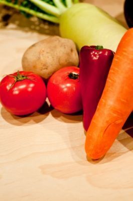 赤い食品で美肌に？ダメージ肌にもおすすめ