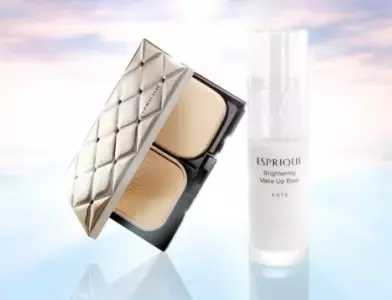 コーセーから、ベースメイクの限定品と一緒に、”ひと塗り”でハリと輝くようなツヤのある肌へと導く「化粧下地」発売