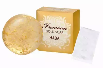 もっちり泡でしっとりした洗い上がりの金箔入り石鹸