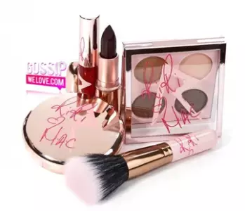 セレブタレント【リアーナ】、 MACとコラボレーション