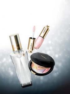 資生堂から、女性の「魅力的な、オーラの香り」を感じさせる、限定セット発売！