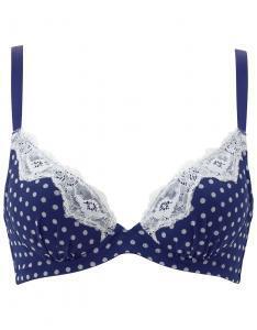 話題の「小さく見せるブラ」。ワコールから新色が登場！