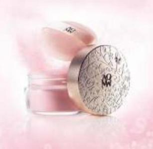 コーセーから新しい素材を配合したフェイスパウダーと、その他の贅沢な新商品と新色、登場！