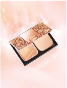 マキアージュから新ファンデ登場　かさつく肌にも均一フィット