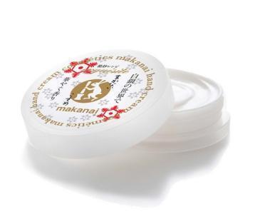 「まなかいこすめ」からクリスマス限定のハンドクリームが発売