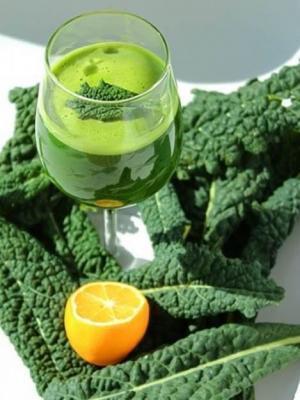 美しく輝く女性の応援ドリンク。あの苦～い飲み物が、女性に愛される味になって新登場！