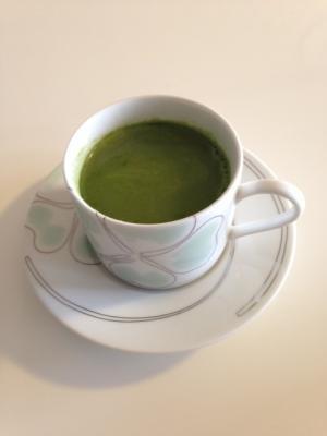 美しく輝く女性の応援ドリンク。あの苦～い飲み物が、女性に愛される味になって新登場！