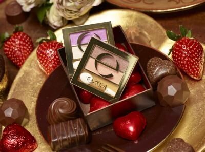 バレンタインメイクは「エクセル デュアルアイシャドウ」のチョコレートカラーで
