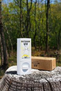 リュック内で液漏れの心配なし！スティックタイプのアウトドア専用日焼け止め「アウトドアUV」