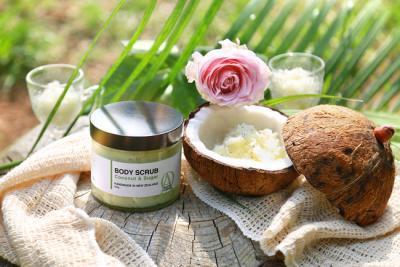 新発売のココナッツスクラブで甘く、触れたくなるような肌に！