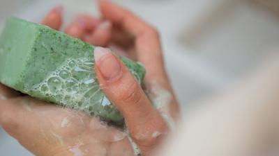 夏はパセリのソープ！ニキビを防いで清潔＆健やか肌に！