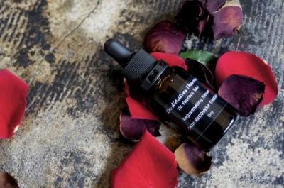 モロッコ発！ローズが香る美容液で、優雅なエイジングケアタイムを