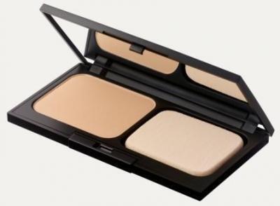 ファンデーションはここまで進化した！塗った瞬間、毛穴レス