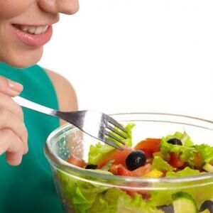 「太るサラダ」と「ダイエット向きサラダ」の違いは？