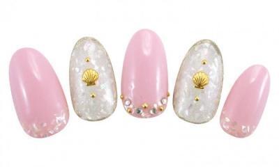 南国フラワーや貝殻デザイン！夏をテーマにした新作ネイル登場