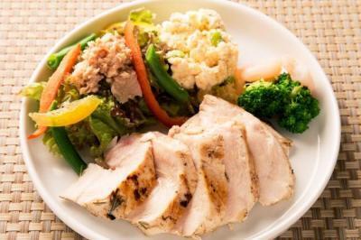 ライザップ監修、「おいしい低糖質」メニュー大幅増加！