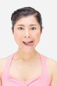 ヘン顔なのに効果はすごい！10秒の顔ヨガで顔が変わる！！