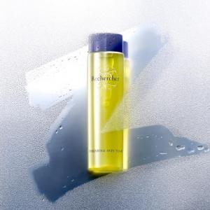 肌を目覚めさせるふき取り化粧水でつるシャキケア