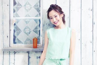 西川瑞希プロデュース！『VC100エッセンスローション』が入った『リボンクラッチバッグ』再販スタート！