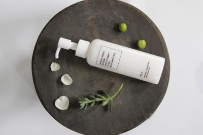 年間10万頭以上殺処分される犬や猫を救いたい！メッセージ・スキンケアコスメ発売。