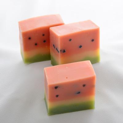 見た目も美容効果もスイカのまんま！そんな石けんはいかが？