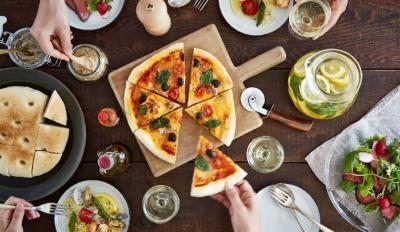 オシャレ家電で、海外のような食卓に！本格ピザやオイルフォンデュを楽しもう！