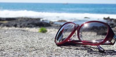 紫外線カットだけじゃない！最新サングラスで瞳うるるん、トーンアップ