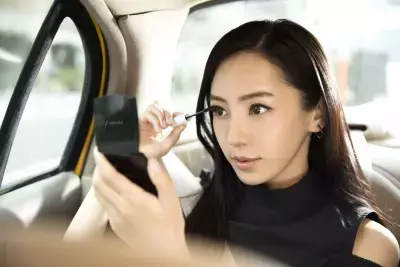 大人気インスタアイドルMEGBABYが7変化！「EYEMANIA（アイマニア）」新TV-CM＆ウェブ限定動画公開