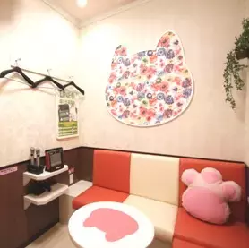 カラオケ全国チェーン初！ カラオケまねきねこグループ114店舗を全室禁煙化