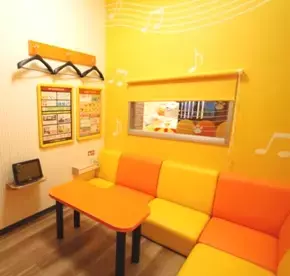 カラオケ全国チェーン初！ カラオケまねきねこグループ114店舗を全室禁煙化