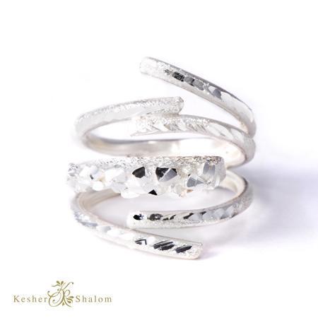 猫の目モチーフ！エレガント＆創造性あふれる「ティナ・コチョーネ」の指輪紹介！